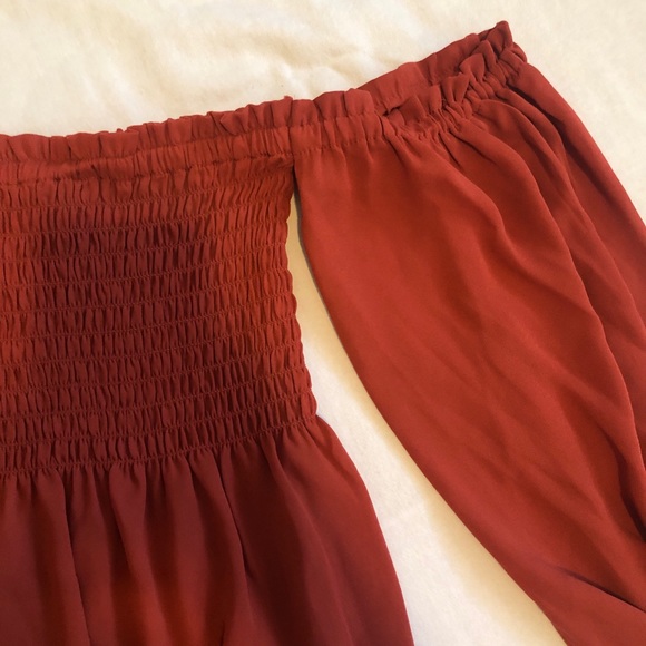 Express Off The Shoulder Top Rust - Picture 5 of 7